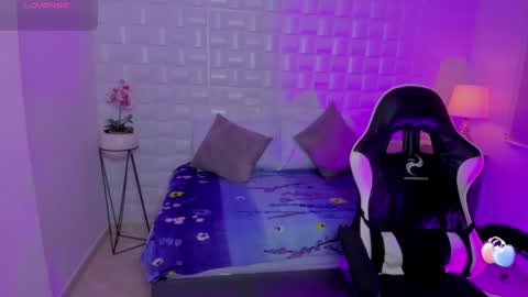 aurora_rodriguez online show from October 27, 12:31 pm