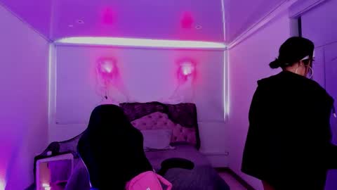 Snapshot of auroradiaz_ chatting on November 3, 6:20 pm Aurora Diaz online show from November 3, 6:20 pm