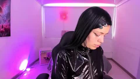 Snapshot of auroradiaz_ chatting on November 4, 7:35 pm Aurora Diaz online show from November 4, 7:35 pm