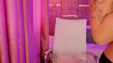 aurora online show from September 23, 8:12 pm