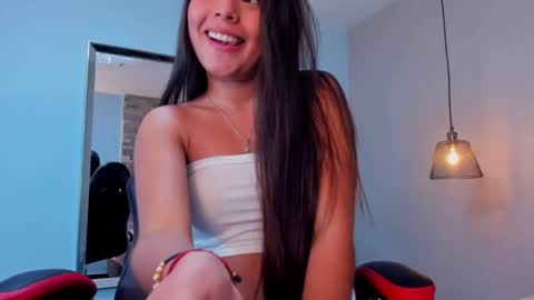 auroramartin2 online show from March 10, 10:13 pm