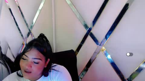 Aurora online show from October 20, 7:25 pm