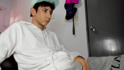 austin1119a online show from January 6, 5:59 pm