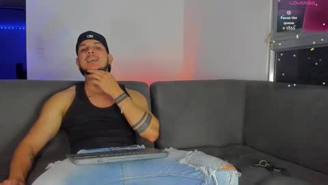 A online show from November 13, 10:52 pm