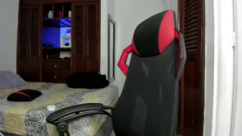 Austin online show from November 12, 12:05 pm