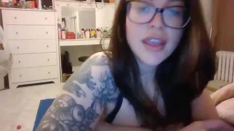 Snapshot of autumnb712 chatting on February 8, 10:29 pm autumnb712 online show from February 8, 10:29 pm