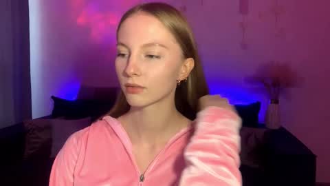 Annie online show from September 17, 3:14 pm