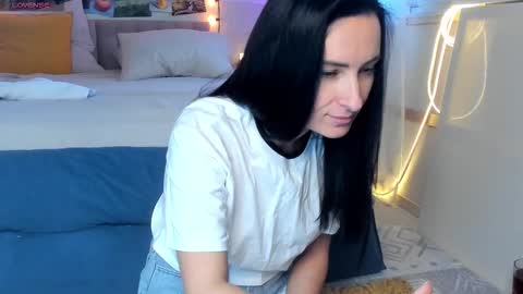 Ava online show from October 5, 6:23 am