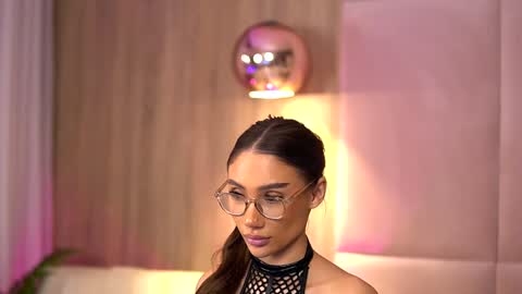 Ava online show from January 8, 4:44 am