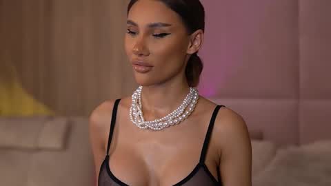 Ava online show from February 14, 11:20 pm