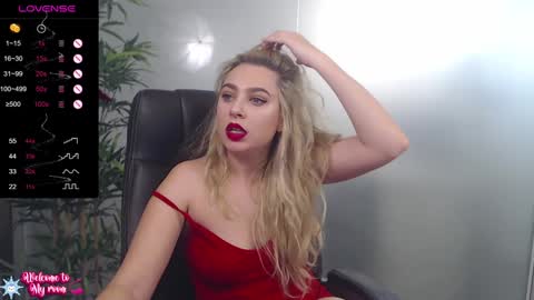 Snapshot of avablue_ chatting on December 16, 10:40 am online show from December 16, 10:40 am