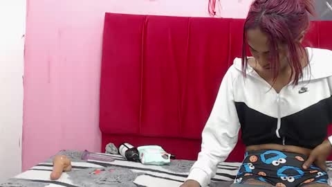 avalericherrycm101 online show from February 14, 8:21 am