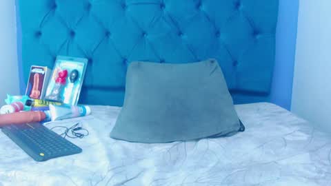 avalericherrycm101 online show from October 1, 12:27 am