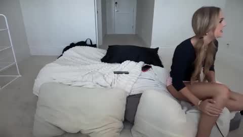 Snapshot of avaowenss chatting on September 28, 9:31 pm avaowenss online show from September 28, 9:31 pm