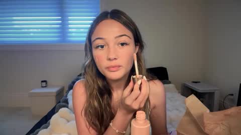 Snapshot of avaowenss chatting on October 7, 7:33 pm avaowenss online show from October 7, 7:33 pm