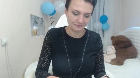 avasaturnian online show from September 30, 12:10 pm