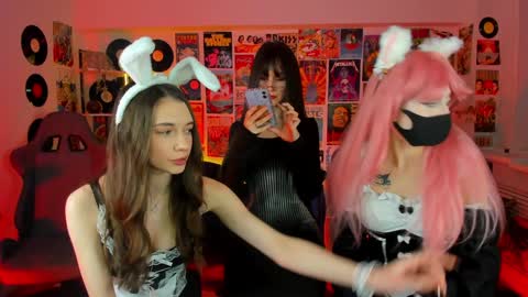 Avie online show from January 30, 6:21 pm