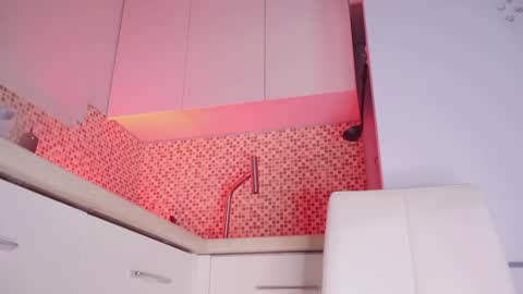 Kate  online show from October 25, 5:08 pm