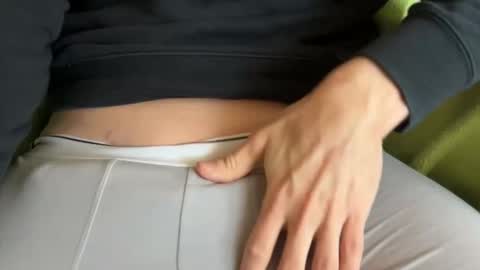 Snapshot of averageddaniel chatting on November 5, 1:55 pm averageddaniel online show from November 5, 1:55 pm