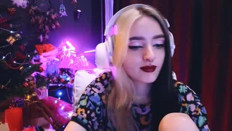 Avriel online show from January 9, 2:01 am