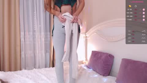 Avrora Inst online show from December 28, 1:50 am