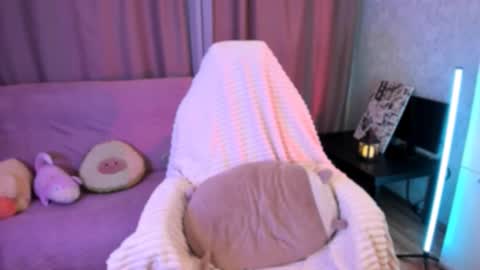 Alia  online show from October 4, 8:07 pm