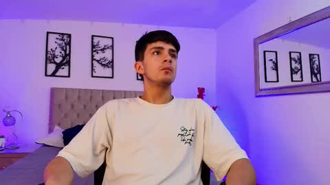 Snapshot of axel_draven chatting on October 10, 11:09 am axel_draven online show from October 10, 11:09 am