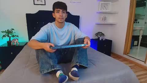 Snapshot of axel_draven chatting on October 20, 11:21 am axel_draven online show from October 20, 11:21 am