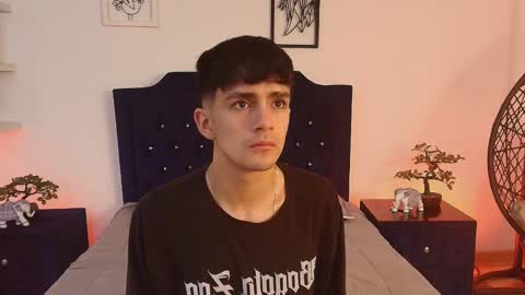 Snapshot of axel_draven chatting on October 24, 11:17 am axel_draven online show from October 24, 11:17 am