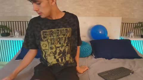 Snapshot of axel_draven chatting on November 7, 11:32 am axel_draven online show from November 7, 11:32 am