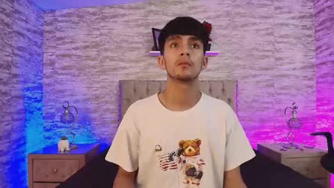 Snapshot of axel_draven chatting on November 11, 11:32 am axel_draven online show from November 11, 11:32 am