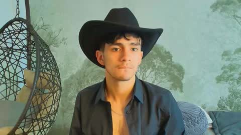 Snapshot of axel_draven chatting on November 12, 11:10 am axel_draven online show from November 12, 11:10 am