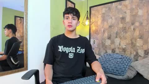 Snapshot of axel_draven chatting on November 15, 11:18 am axel_draven online show from November 15, 11:18 am