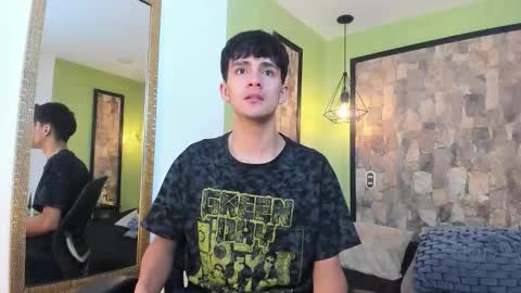 Snapshot of axel_draven chatting on November 17, 11:27 am axel_draven online show from November 17, 11:27 am