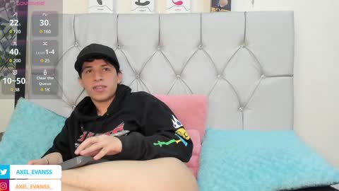 Axel Evanss online show from December 4, 3:21 pm