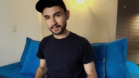 Snapshot of axel_moon_s chatting on October 14, 7:03 pm Axel Moon online show from October 14, 7:03 pm