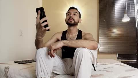 Snapshot of axel_moon_s chatting on November 5, 7:58 pm Axel Moon online show from November 5, 7:58 pm