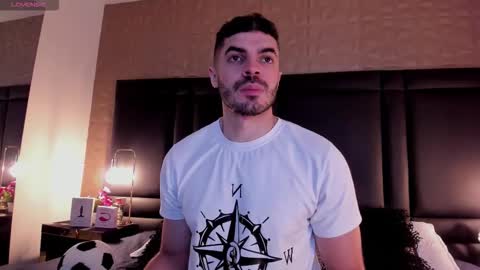 Axel Thompsom online show from November 6, 11:33 am