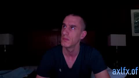 Axl online show from December 11, 7:14 pm