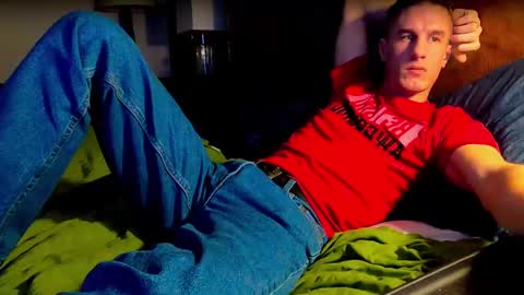 Axl online show from February 1, 2:45 pm