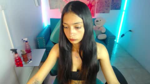 aylanny_m online show from November 21, 4:27 pm