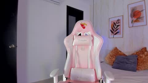 Ayleen online show from November 30, 1:04 pm