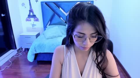 Snapshot of aylin_diazz chatting on January 13, 1:17 pm Aylin online show from January 13, 1:17 pm
