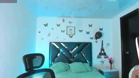 Snapshot of aylin_diazz chatting on February 20, 10:15 pm Aylin online show from February 20, 10:15 pm