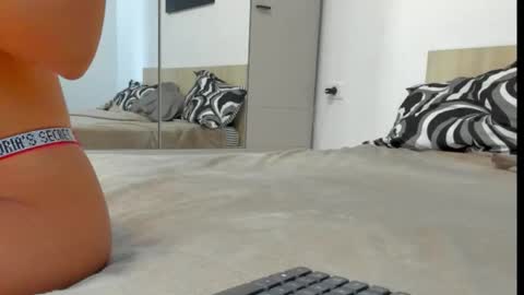 Aylinhazel online show from September 22, 4:47 am