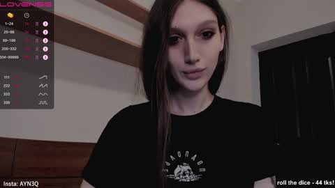 Snapshot of ayn3q chatting on December 6, 12:05 pm AYNEK fansly online show from December 6, 12:05 pm