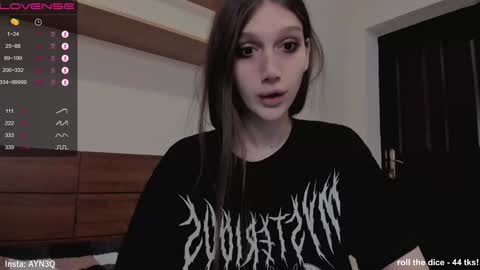 Snapshot of ayn3q chatting on December 19, 2:12 am AYNEK fansly online show from December 19, 2:12 am