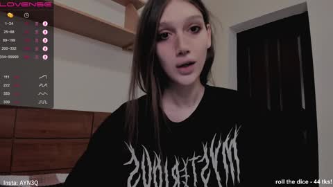 Snapshot of ayn3q chatting on December 21, 1:26 am AYNEK fansly online show from December 21, 1:26 am