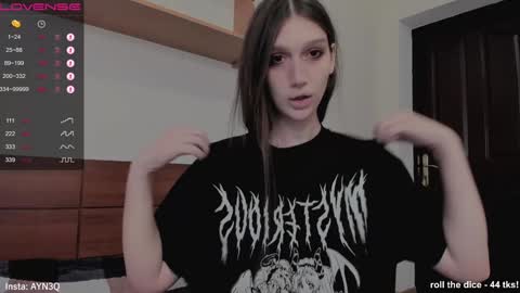 Snapshot of ayn3q chatting on December 21, 7:45 am AYNEK fansly online show from December 21, 7:45 am