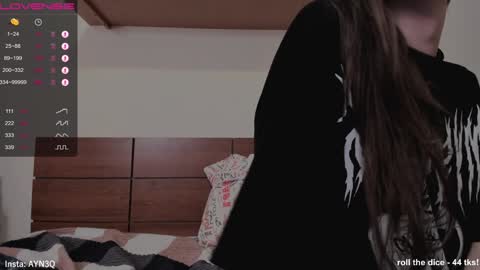 Snapshot of ayn3q chatting on December 23, 2:02 am AYNEK fansly online show from December 23, 2:02 am